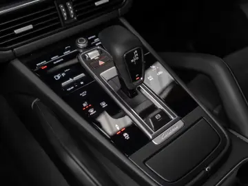 Garantie 05 2028 -  Porsche Cayenne GTS