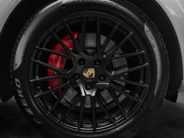 Garantie 05 2028 -  Porsche Cayenne GTS