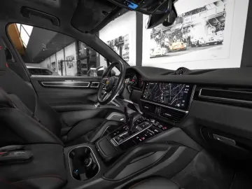Garantie 05 2028 -  Porsche Cayenne GTS