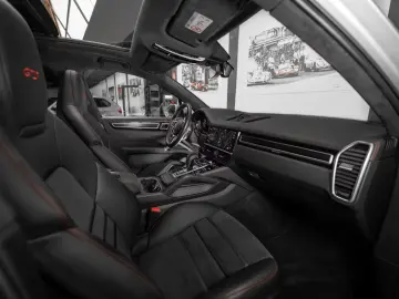 Garantie 05 2028 -  Porsche Cayenne GTS
