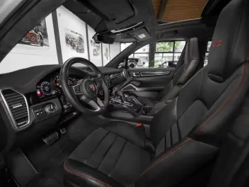 Garantie 05 2028 -  Porsche Cayenne GTS