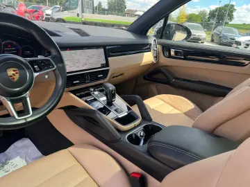 Porsche Cayenne V6 Sport Chrono