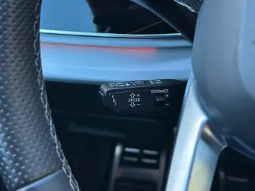 AUDI Q8 50TDI S-LINE MATRIX PANO ACC 360 B&O 22  LUFT