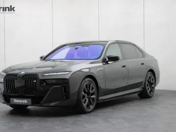 BMW M760e xDrive  Exec. Lounge Connoisseur Paket B&W
