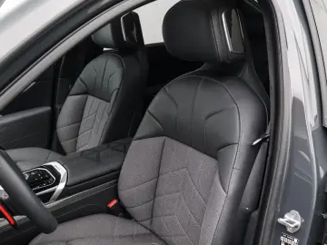 BMW M760e xDrive  Exec. Lounge Connoisseur Paket B&W