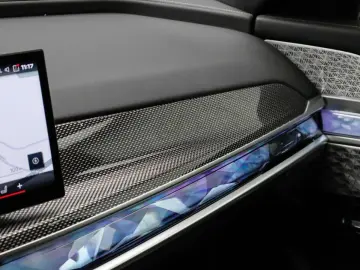 BMW M760e xDrive  Exec. Lounge Connoisseur Paket B&W