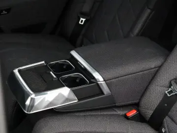 BMW M760e xDrive  Exec. Lounge Connoisseur Paket B&W