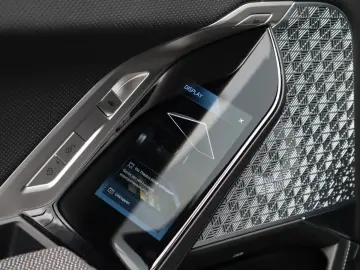 BMW M760e xDrive  Exec. Lounge Connoisseur Paket B&W