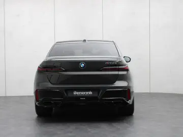 BMW M760e xDrive  Exec. Lounge Connoisseur Paket B&W