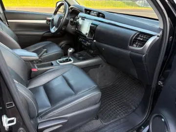 TOYOTA Hilux Double Cab Executive 4x4 AHK KAMERA NAVI