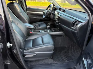 TOYOTA Hilux Double Cab Executive 4x4 AHK KAMERA NAVI
