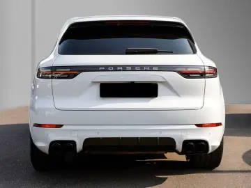 Porsche Cayenne Turbo S E-Hybrid 680 CP