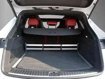 Porsche Cayenne Turbo S E-Hybrid 680 CP