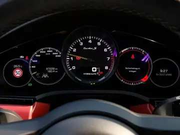 Porsche Cayenne Turbo S E-Hybrid 680 CP