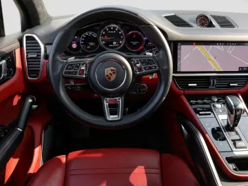 Porsche Cayenne Turbo S E-Hybrid 680 CP