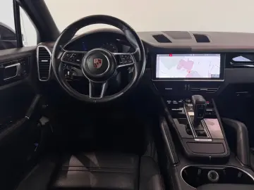 PORSCHE CAYENNE GTS PANO