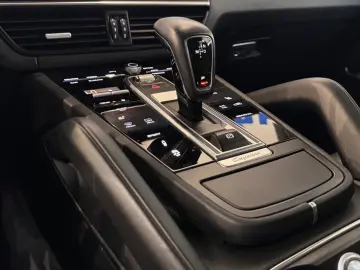 PORSCHE CAYENNE GTS PANO