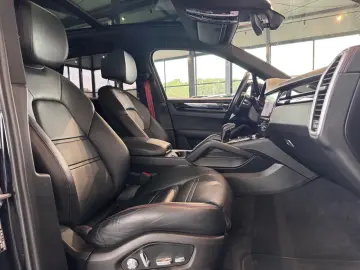 PORSCHE CAYENNE GTS PANO