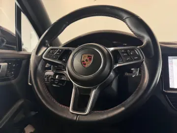 PORSCHE CAYENNE GTS PANO