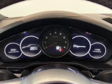 PORSCHE CAYENNE GTS PANO