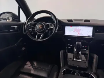 PORSCHE CAYENNE GTS PANO