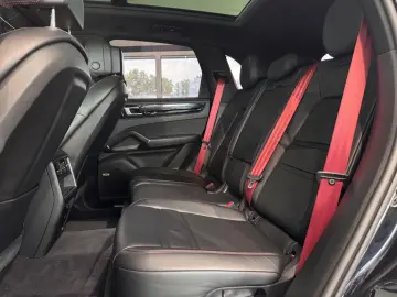 PORSCHE CAYENNE GTS PANO