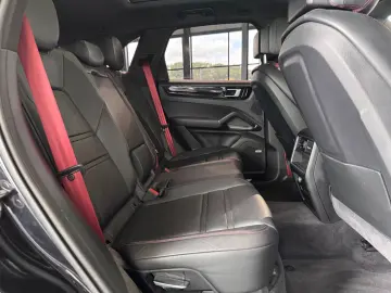 PORSCHE CAYENNE GTS PANO