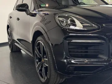 PORSCHE CAYENNE GTS PANO