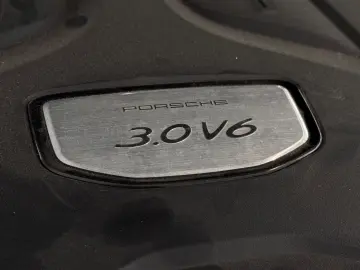 PORSCHE CAYENNE GTS PANO