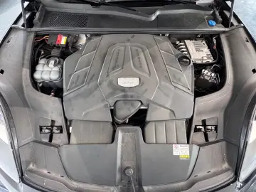 PORSCHE CAYENNE GTS PANO