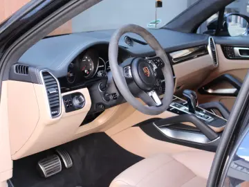 PORSCHE CAYENNE TURBO