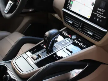 PORSCHE CAYENNE TURBO