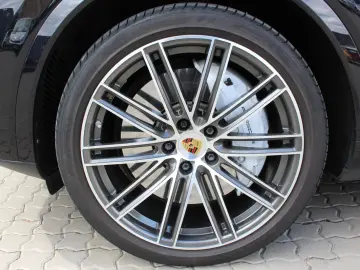 PORSCHE CAYENNE TURBO