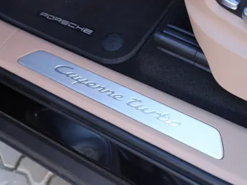 PORSCHE CAYENNE TURBO