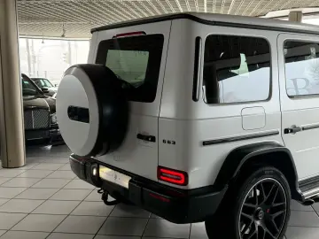 MERCEDES-BENZ G 63 AMG Magno-Weiß 22  FOND-TV 360