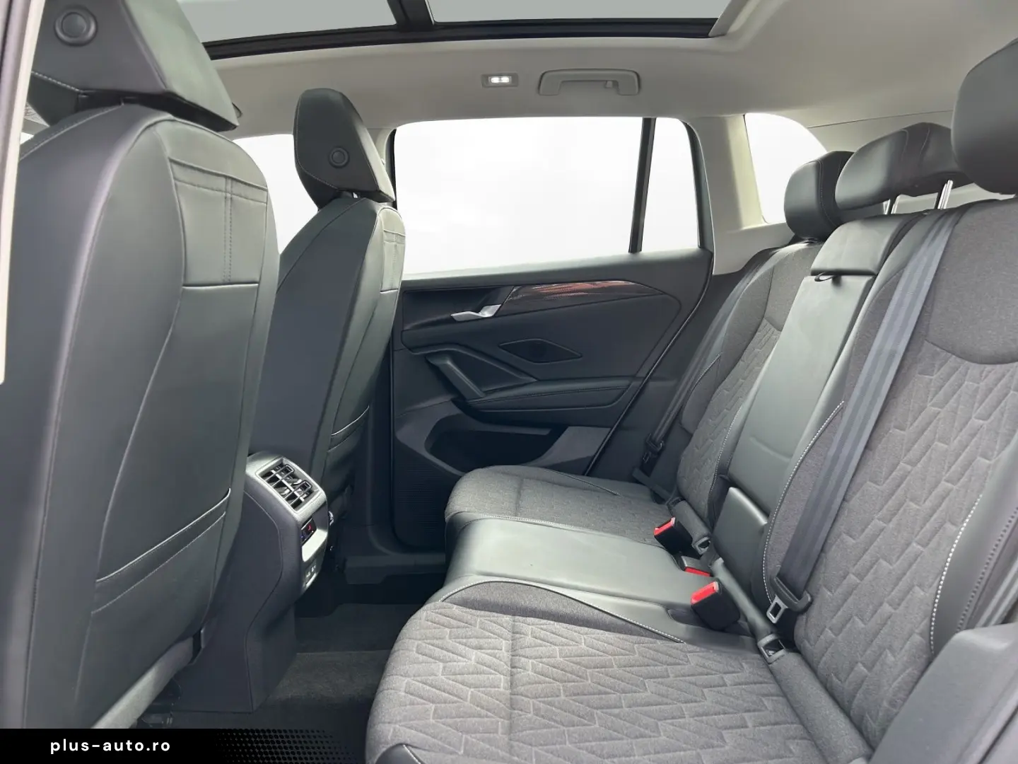 VW Tiguan 1.5 eTSI DSG Life   PANO   NAVI   AHK