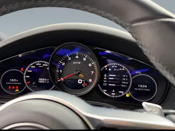 PORSCHE CAYENNE GTS