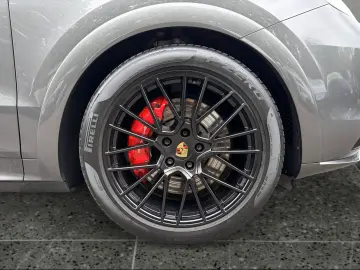 PORSCHE CAYENNE GTS
