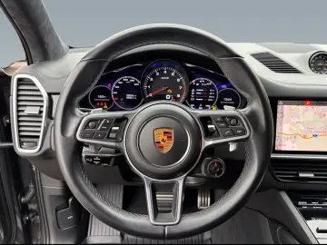 PORSCHE CAYENNE GTS