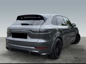 PORSCHE CAYENNE GTS