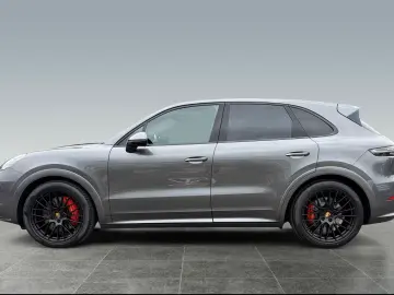 PORSCHE CAYENNE GTS