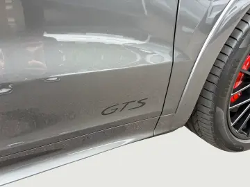 PORSCHE CAYENNE GTS