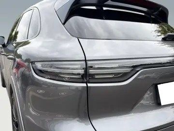 PORSCHE CAYENNE GTS
