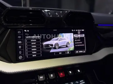 LAMBORGHINI Urus SE NOVITEC ESTESO WIDEBODY CARBON B&O 23