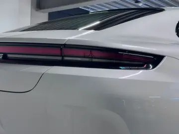 PORSCHE Panamera 4 E-Hybrid   Sportabgas   InnoDrive