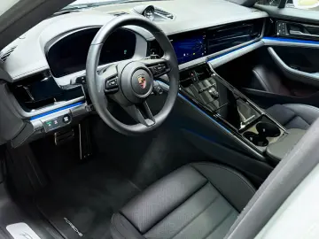 PORSCHE Panamera 4 E-Hybrid   Sportabgas   InnoDrive