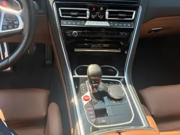 BMW M8 Competition xDrive Coupe   2J-BPS.-GARANTIE