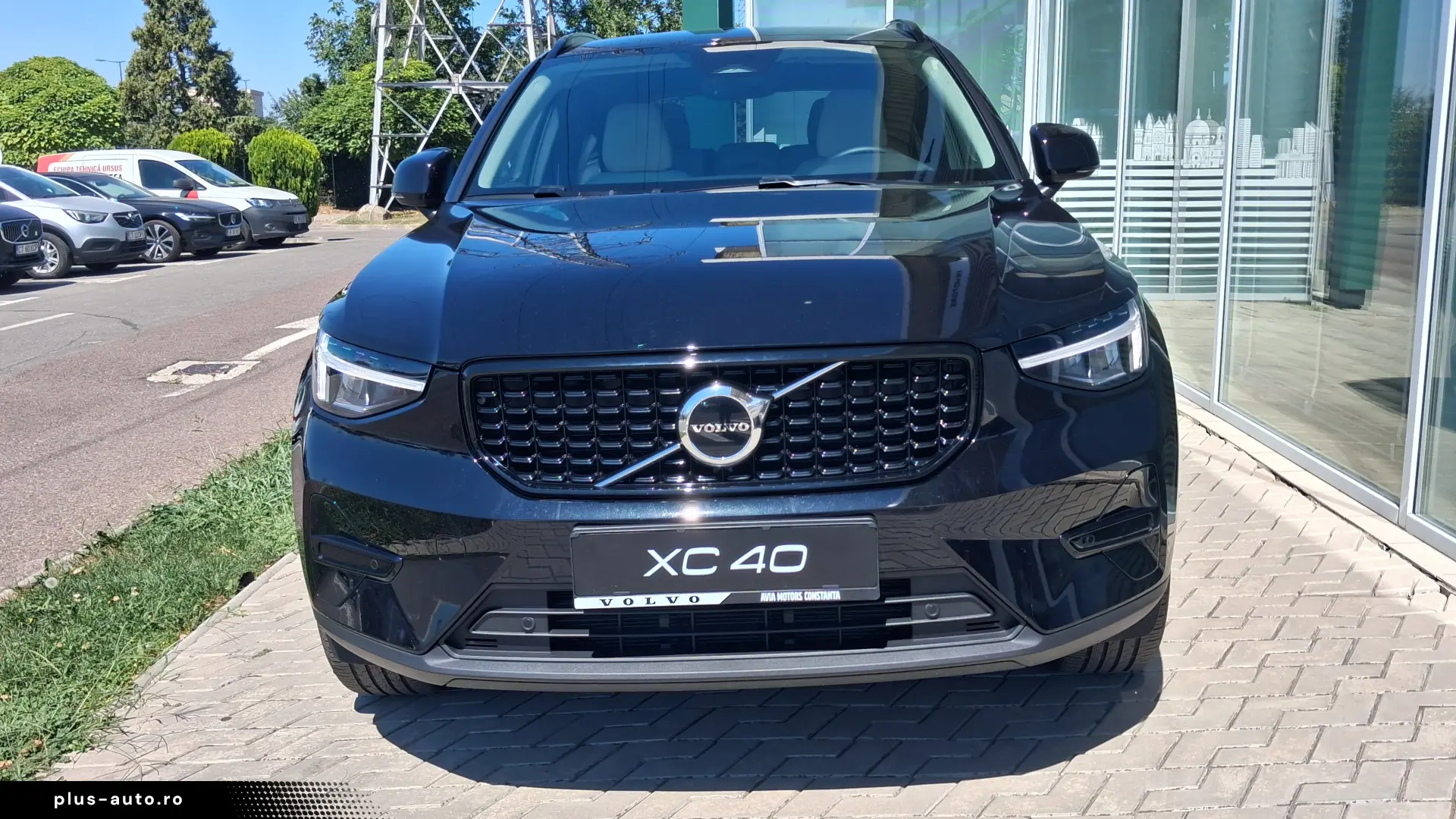 Volvo XC 40 B3 AT FWD MHEV Plus Dark