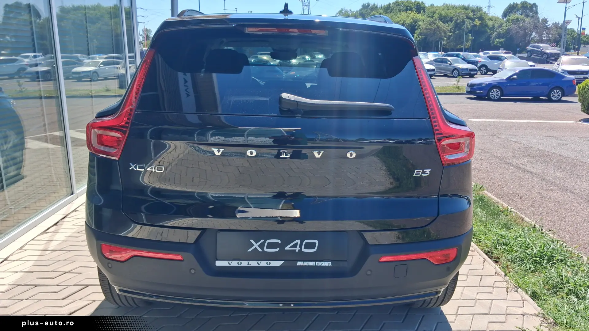 Volvo XC 40 B3 AT FWD MHEV Plus Dark