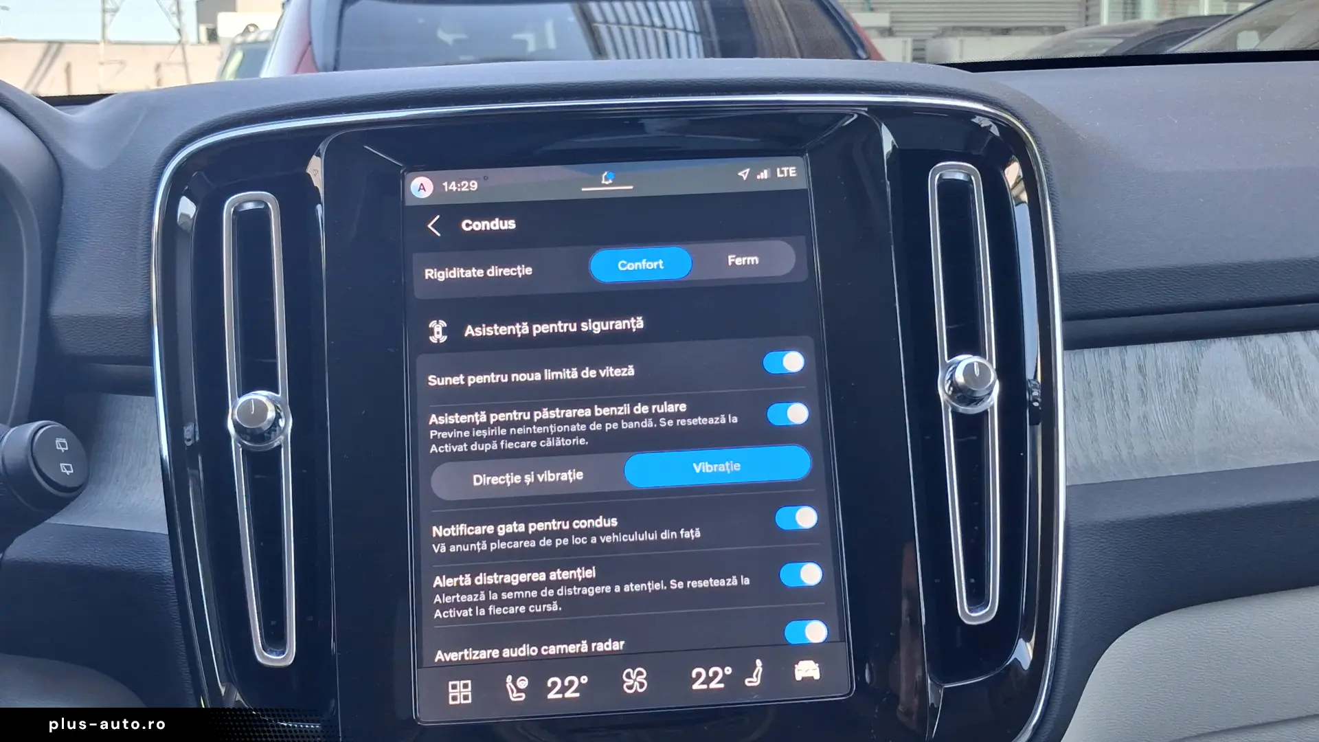 Volvo XC 40 B3 AT FWD MHEV Plus Dark